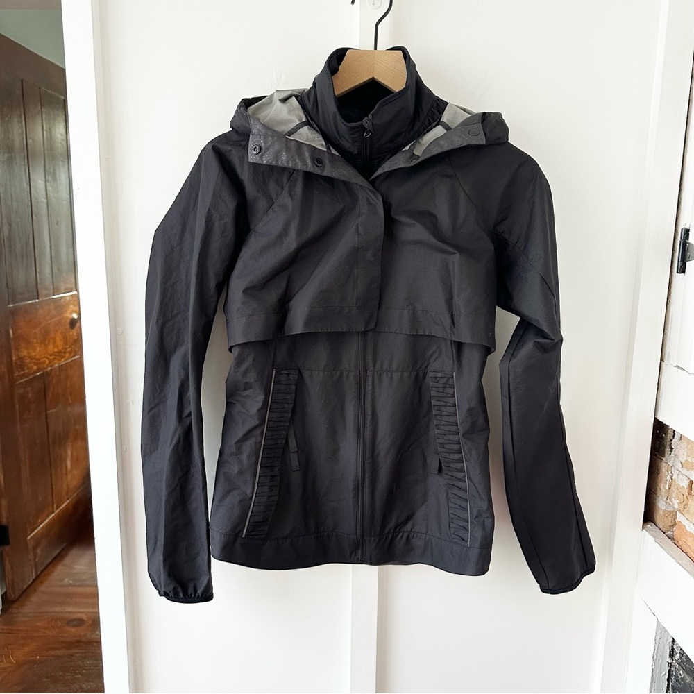 LULULEMON black rain jacket